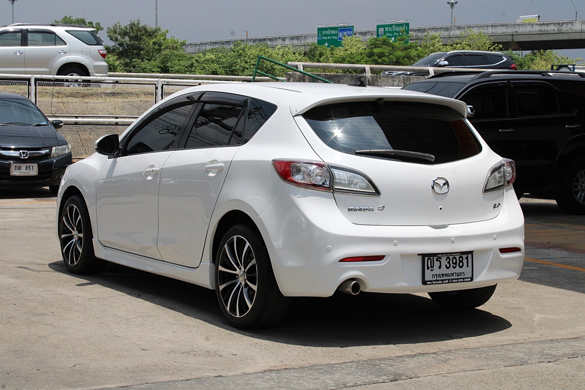 2011 Mazda 3 2.0 Maxx Sports รุ๋นTop AT สีขาว ออโต้ 5 ประตู หลังคาซันรูฟ