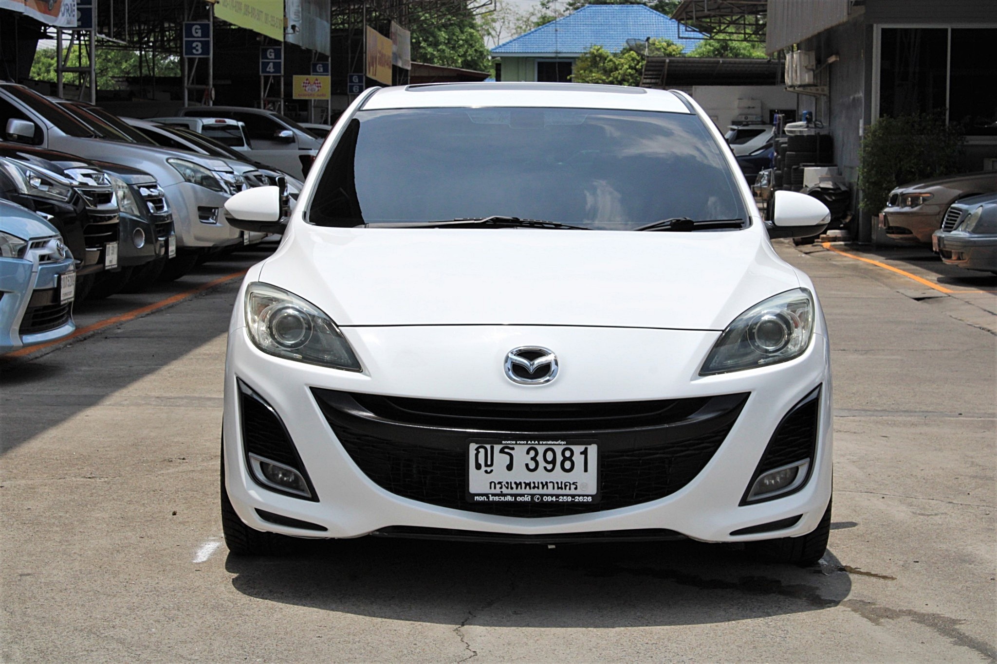 2011 Mazda 3 2.0 Maxx Sports รุ๋นTop AT สีขาว ออโต้ 5 ประตู หลังคาซันรูฟ