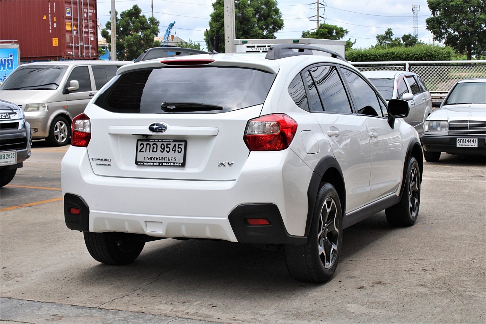 ราคาน่าคบ งบไม่เกิน 400,000 ปี2012 Subaru XV 2.0i-P AWD AT สีขาว เกียร์ออโต้