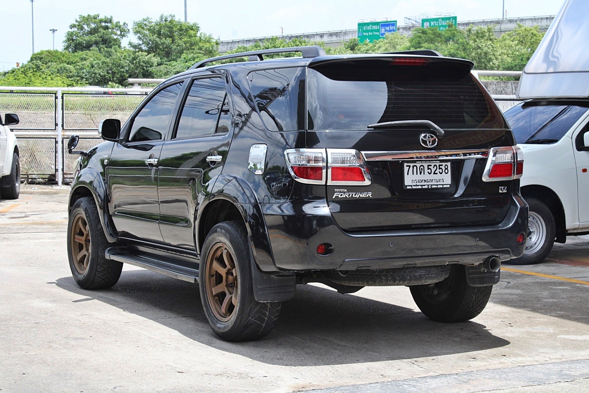 2009 toyota Fortuner 2.7 V 2WD Auto สีดำ รถสวย SUV รถครอบครัว ยอดนิยม หน้าหลังเดิมสภาพสวยประหยัด