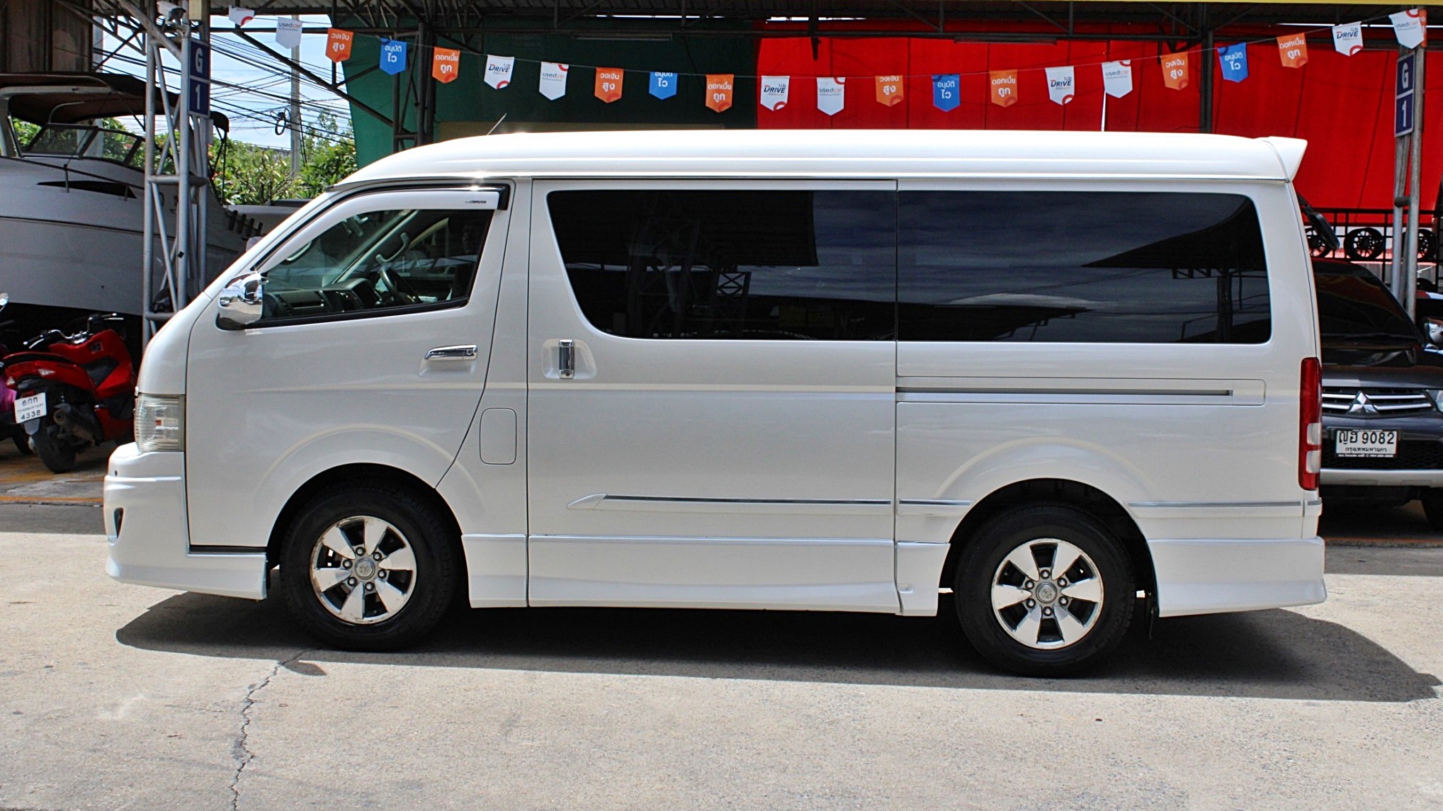 จัดไฟแนนท์เอาไปทำป้ายเหลืองได้เลยครับ 2014 Toyota Ventury 2.7 V AT สีขาว เครื่องเบนซินเกียร์ออโต้