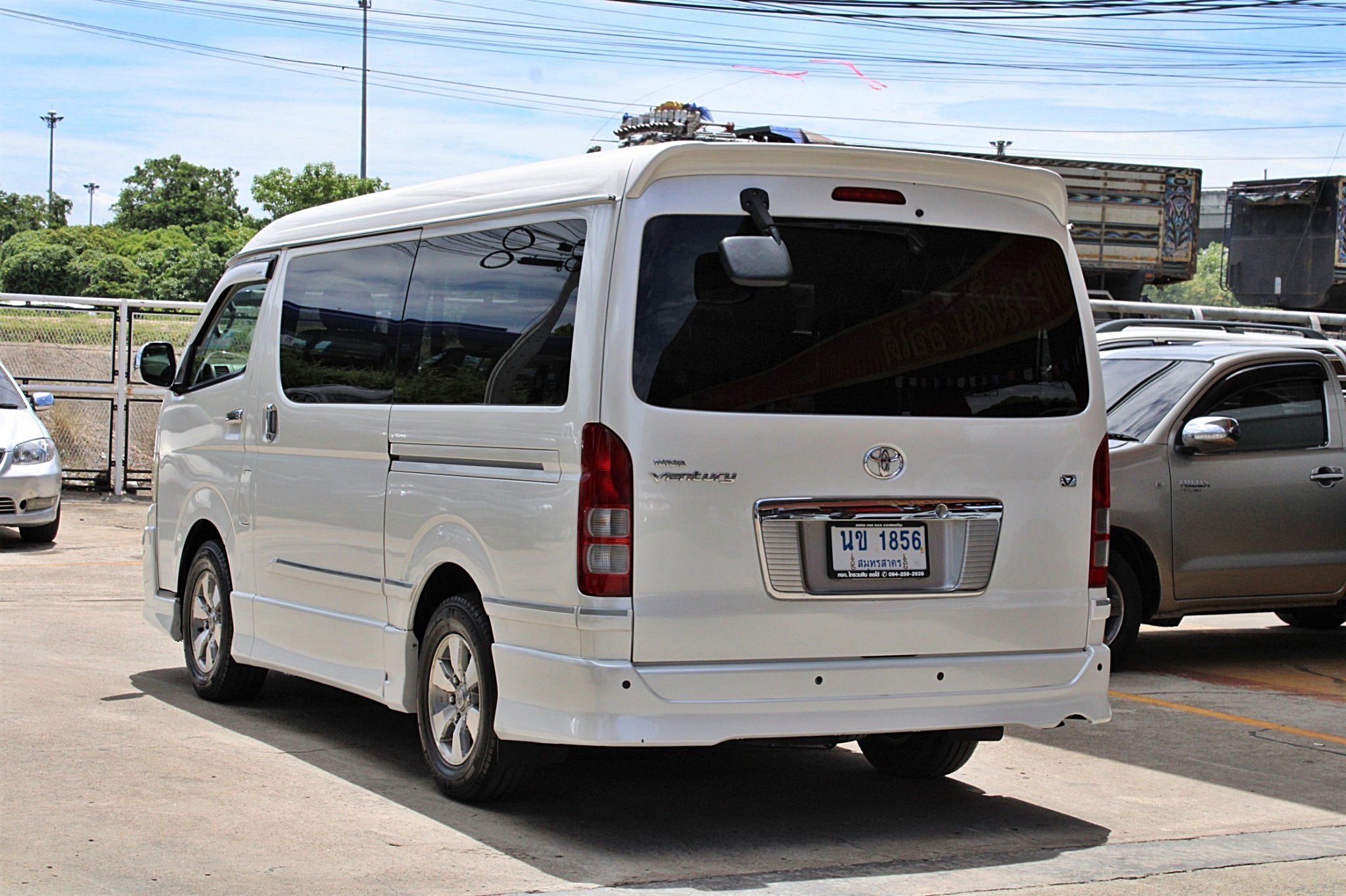 จัดไฟแนนท์เอาไปทำป้ายเหลืองได้เลยครับ 2014 Toyota Ventury 2.7 V AT สีขาว เครื่องเบนซินเกียร์ออโต้