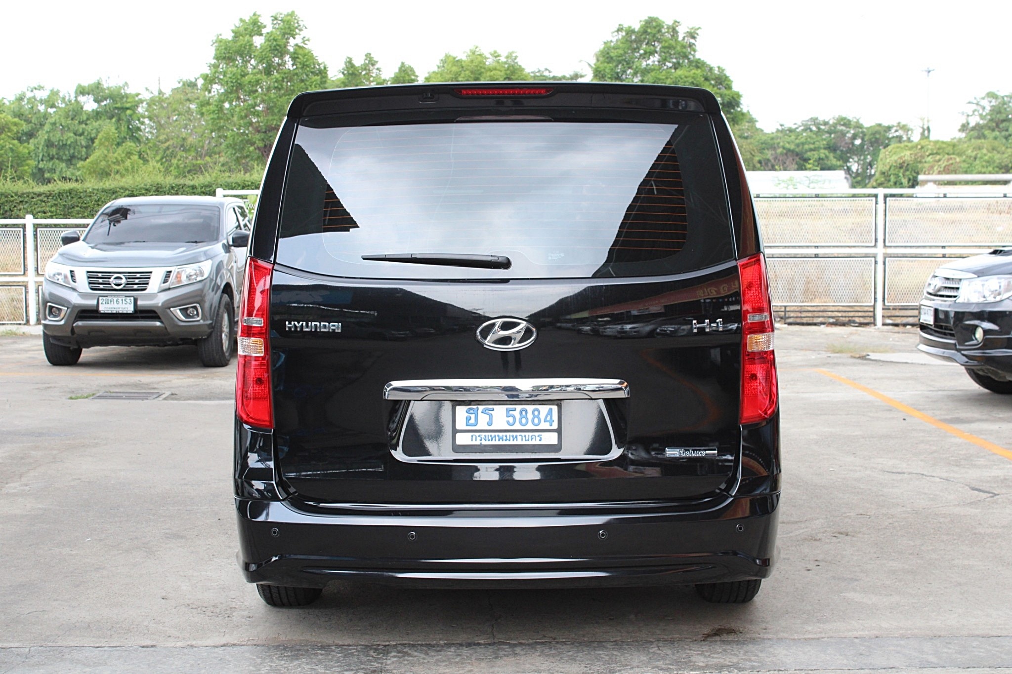 2014 Hyundai H-1 Minor Change 2.5 Deluxe เครื่องA2 AT สีดำ เกียร์ออโต้ทิปโทนิก รุ่นTop ดีเซลสุดประหยัดรถบ้านมือเดียวออกห้าง เบาะเดิมครบ สีเดิมทุกชิ้น