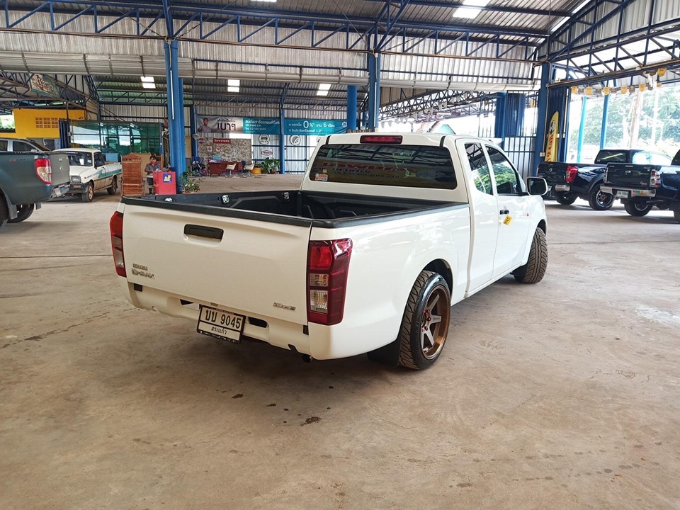 Isuzu D-Max Space Cab ปี 2018 สีขาว