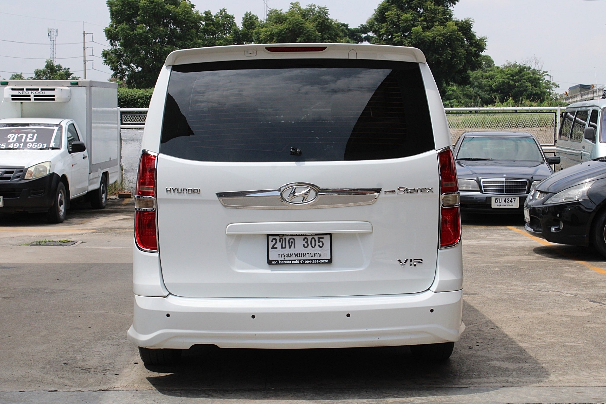 2012 Hyundai Grand Starex 2.5 VIP Wagon AT สีขาว เกียร์อัตโนมัติ 5 สปีด ทิปโทนิก เครื่องยนต์เทอร์โบดีเซล 175 Hp สุดประหยัด ภายในแต่งvip