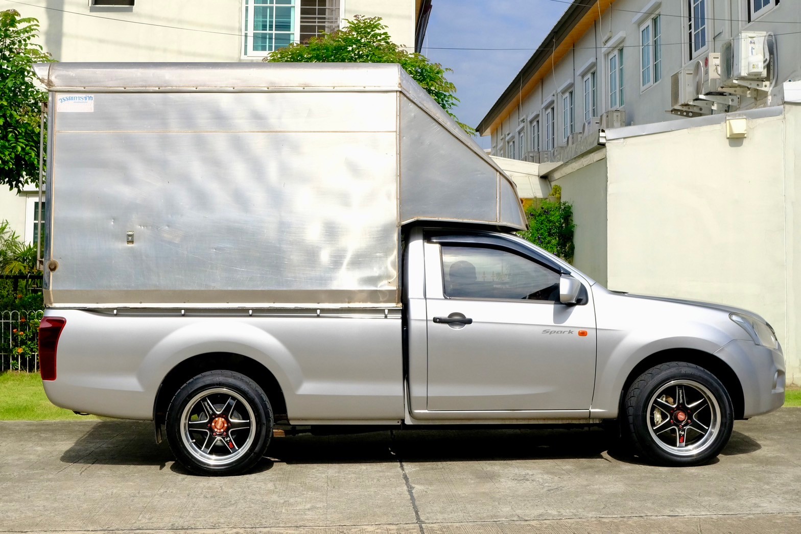 🔥รุ่นรถ : Isuzu Dmax 1.9 Spark (ตอนเดียว) เครื่องยนต์: ดีเซล เกียร์:MT ปี: 2018 สี:เทา ไมล์: 18x,xxx กม.