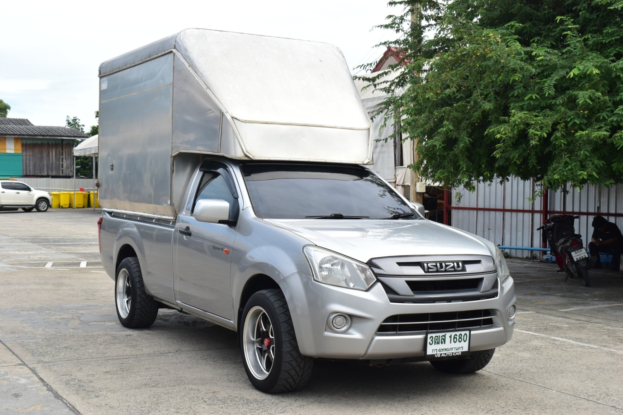 Isuzu Dmax 1.9 Spark (ตอนเดียว) เครื่องยนต์ ดีเซล เกียร์MT ปี 2018 สีเทา ไมล์: 18x,xxx กม. พร้อมใช้ทันที