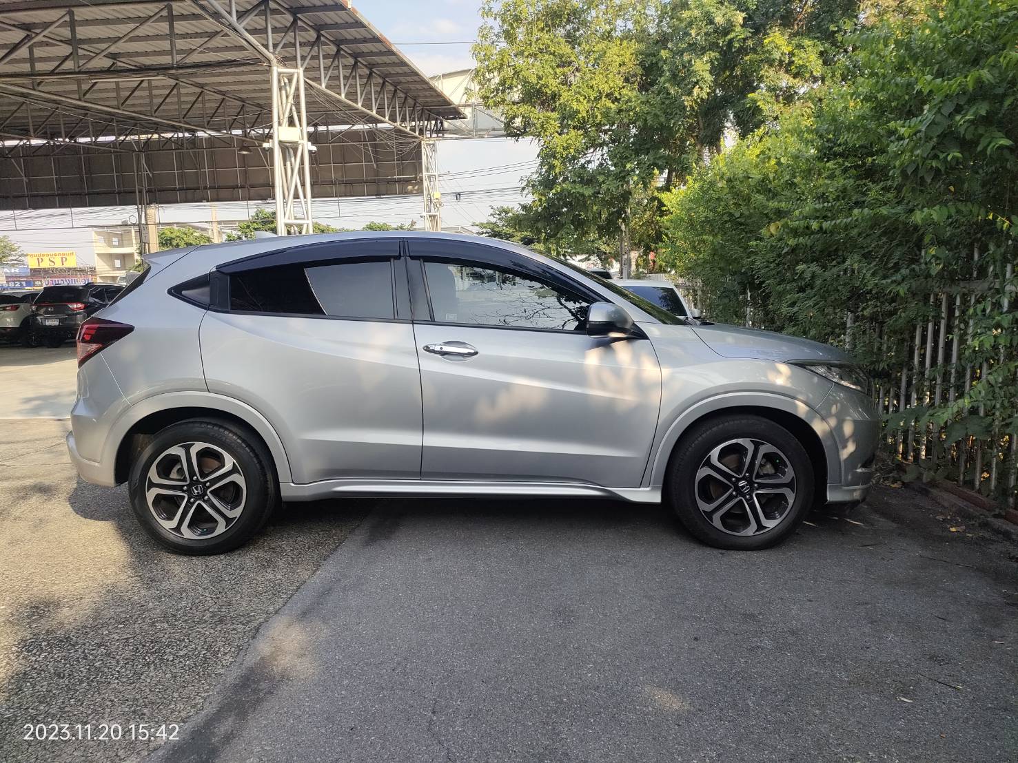 ฟรีดาวน์ 2015 HONDA HRV 1.8 EL SUNROOF TOP สวยตรงปก"