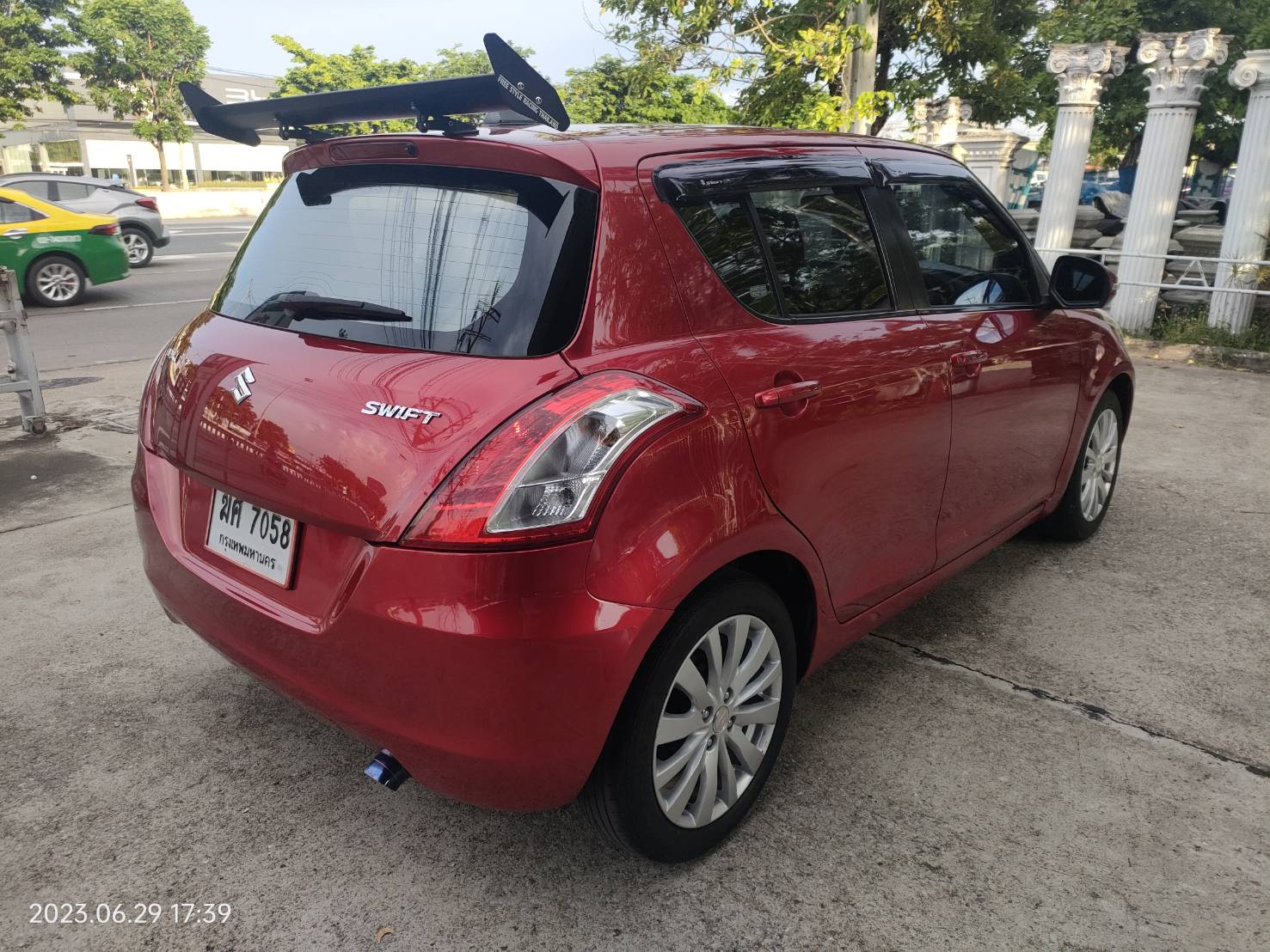 Suzuki Swift 1.2 GLX 2012 รถเก๋ง 5 ประตู เลขไมล์ 160,000 พร้อมโอน