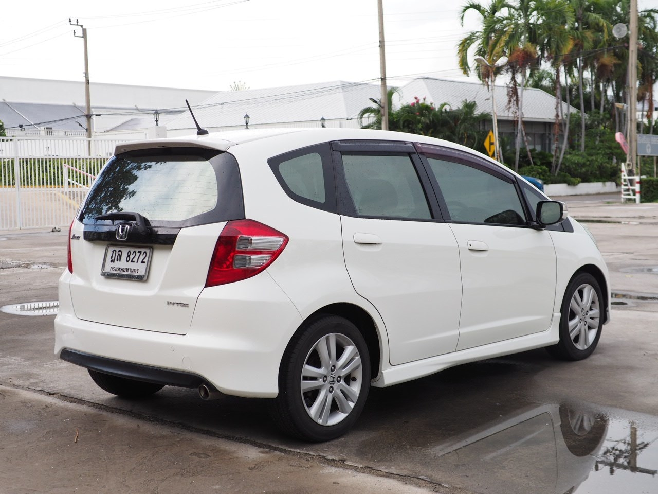 2010 Honda Jazz GE สีขาว