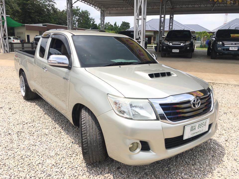 Toyota Hilux Vigo Extra cab ปี 2012 สีเงิน