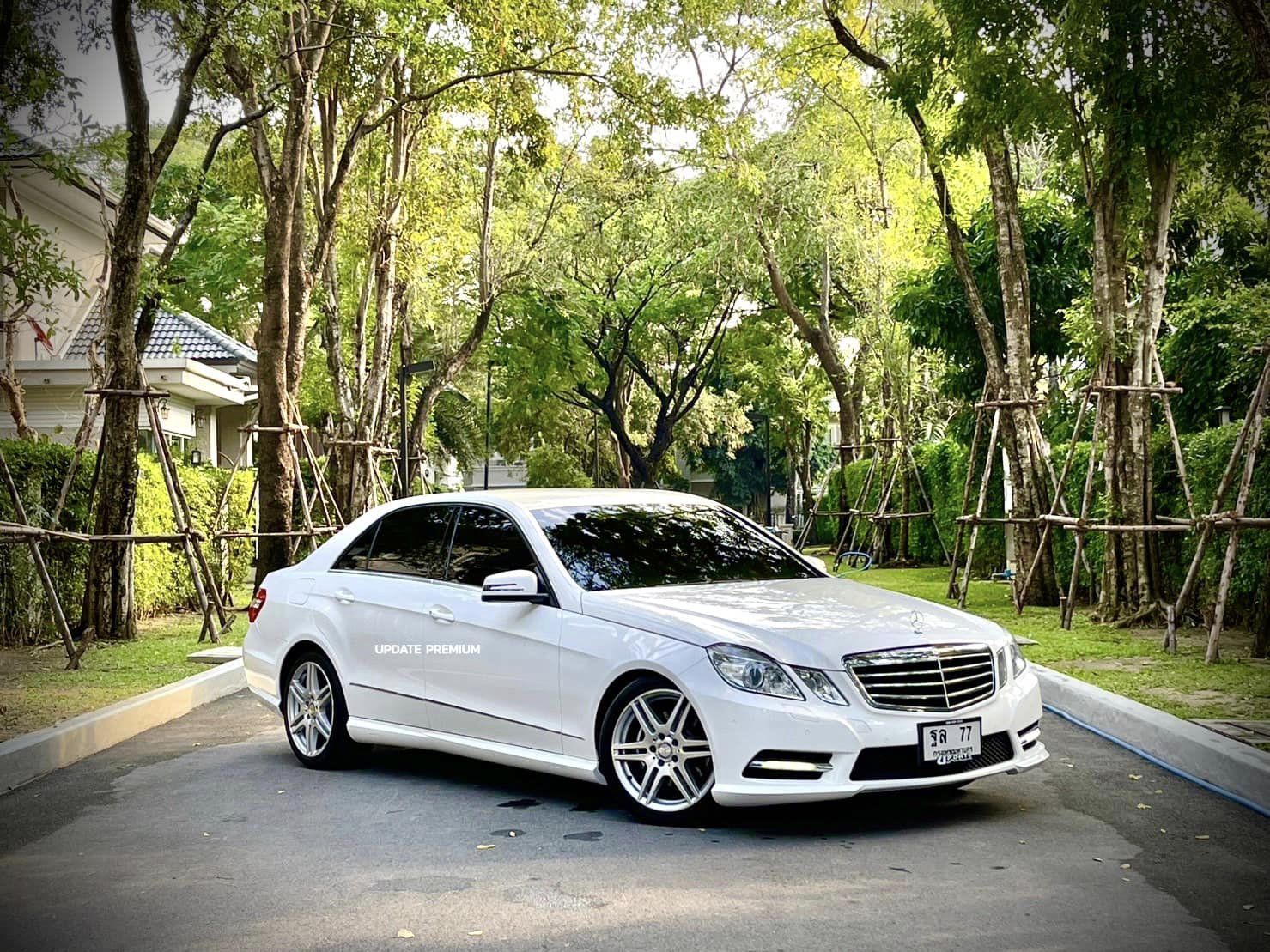 Mercedes Benz E250 AMG Avantgarde มือเดียวป้ายแดง ไม่สวยให้ตบเลย 😆