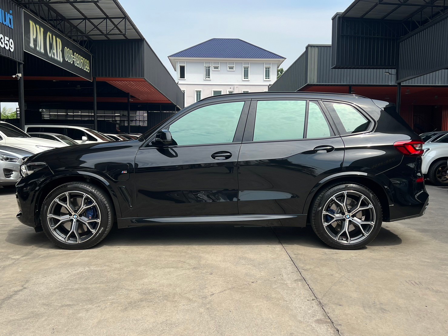 2021 BMW X5 G05 สีดำ