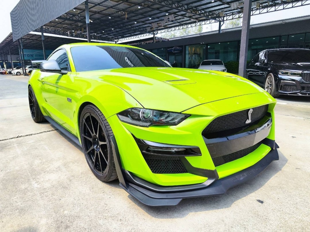 2020 Ford Mustang สีเขียว