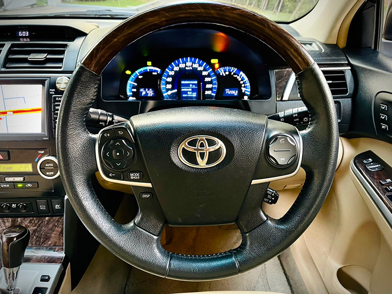 Toyota Camry 2.5 HV Premium Navi TOP ไมล์น้อยสุดในตลาด สวยสุดแน่นอนคะ