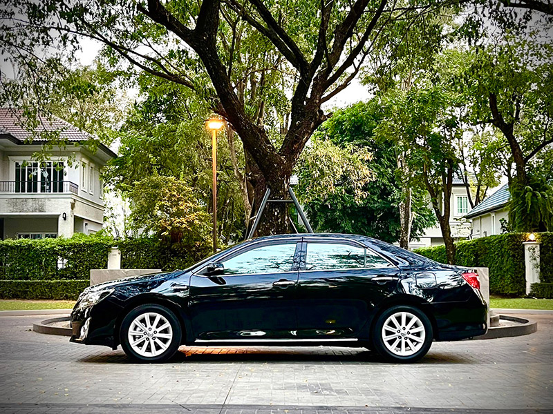 Toyota Camry 2.5 HV Premium Navi TOP ไมล์น้อยสุดในตลาด สวยสุดแน่นอนคะ