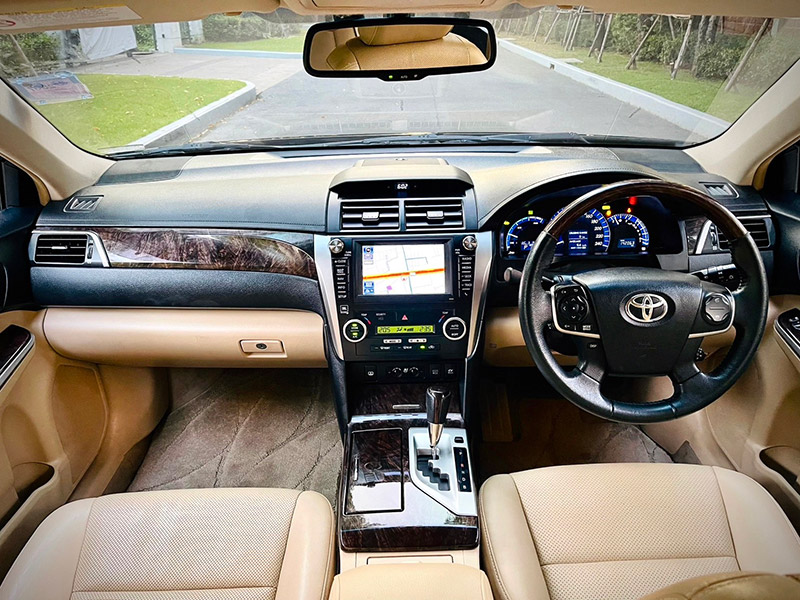 Toyota Camry 2.5 HV Premium Navi TOP ไมล์น้อยสุดในตลาด สวยสุดแน่นอนคะ