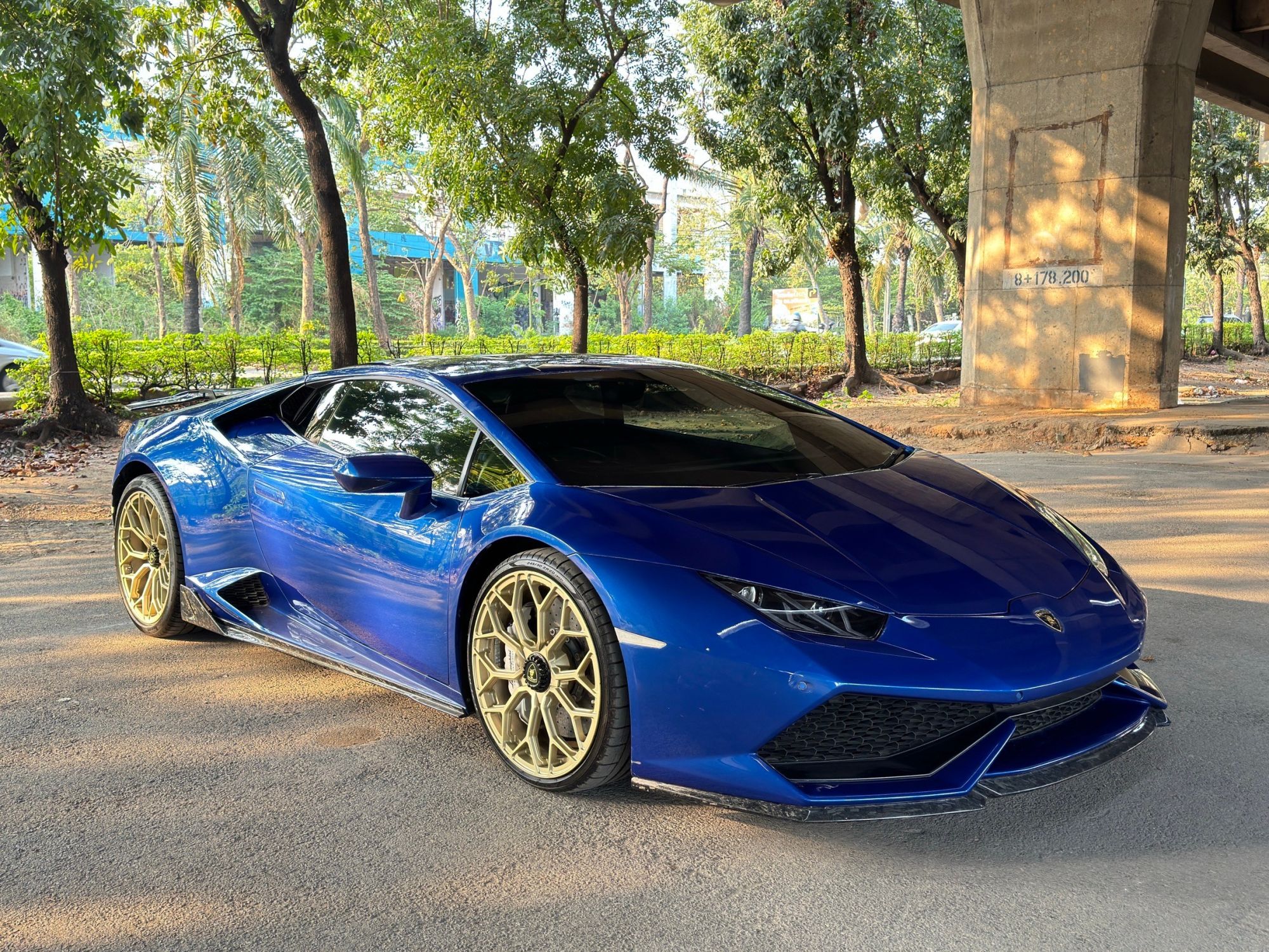 2017 Lamborghini Huracan Performante สีน้ำเงิน