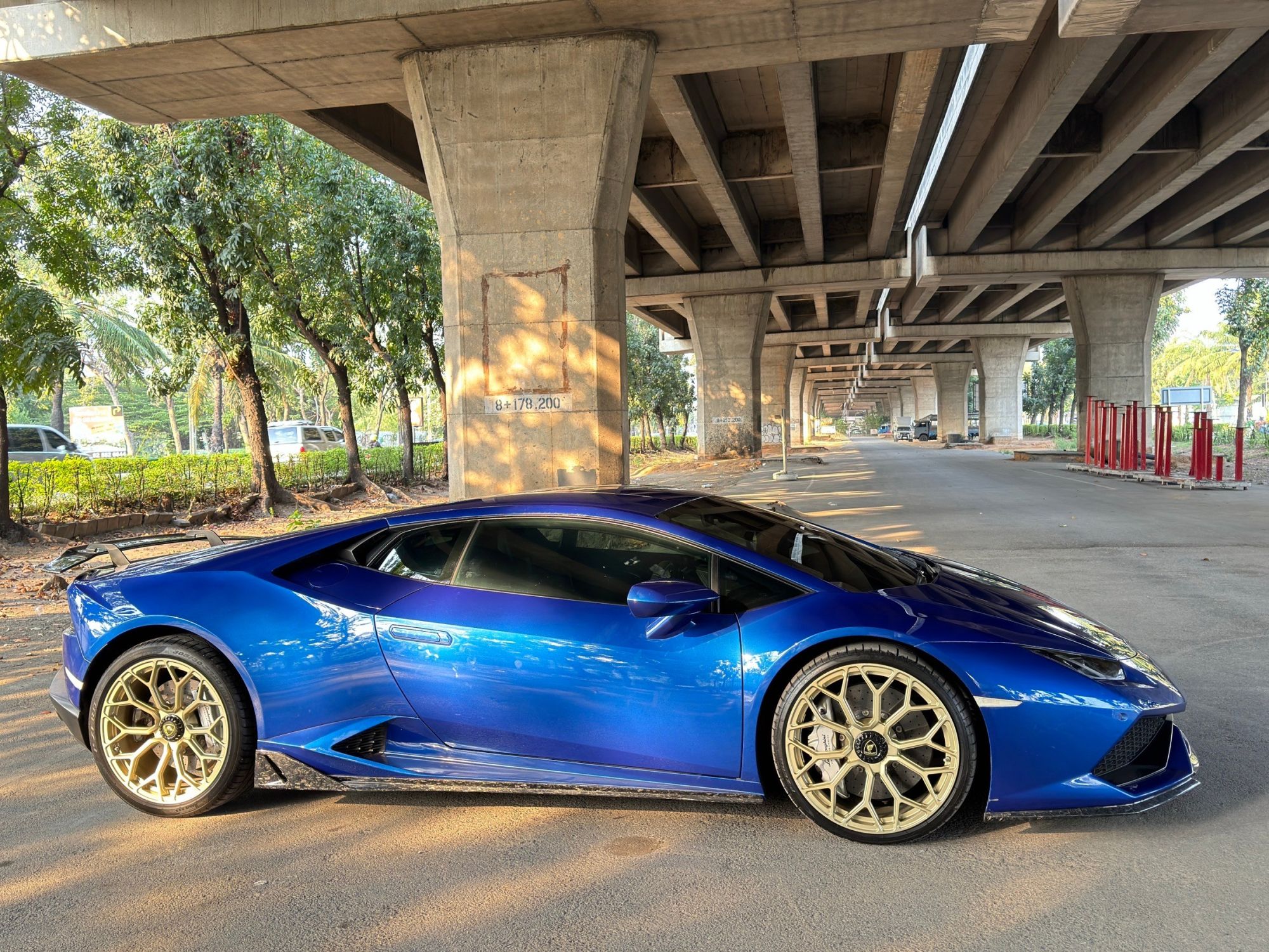 2017 Lamborghini Huracan Performante สีน้ำเงิน