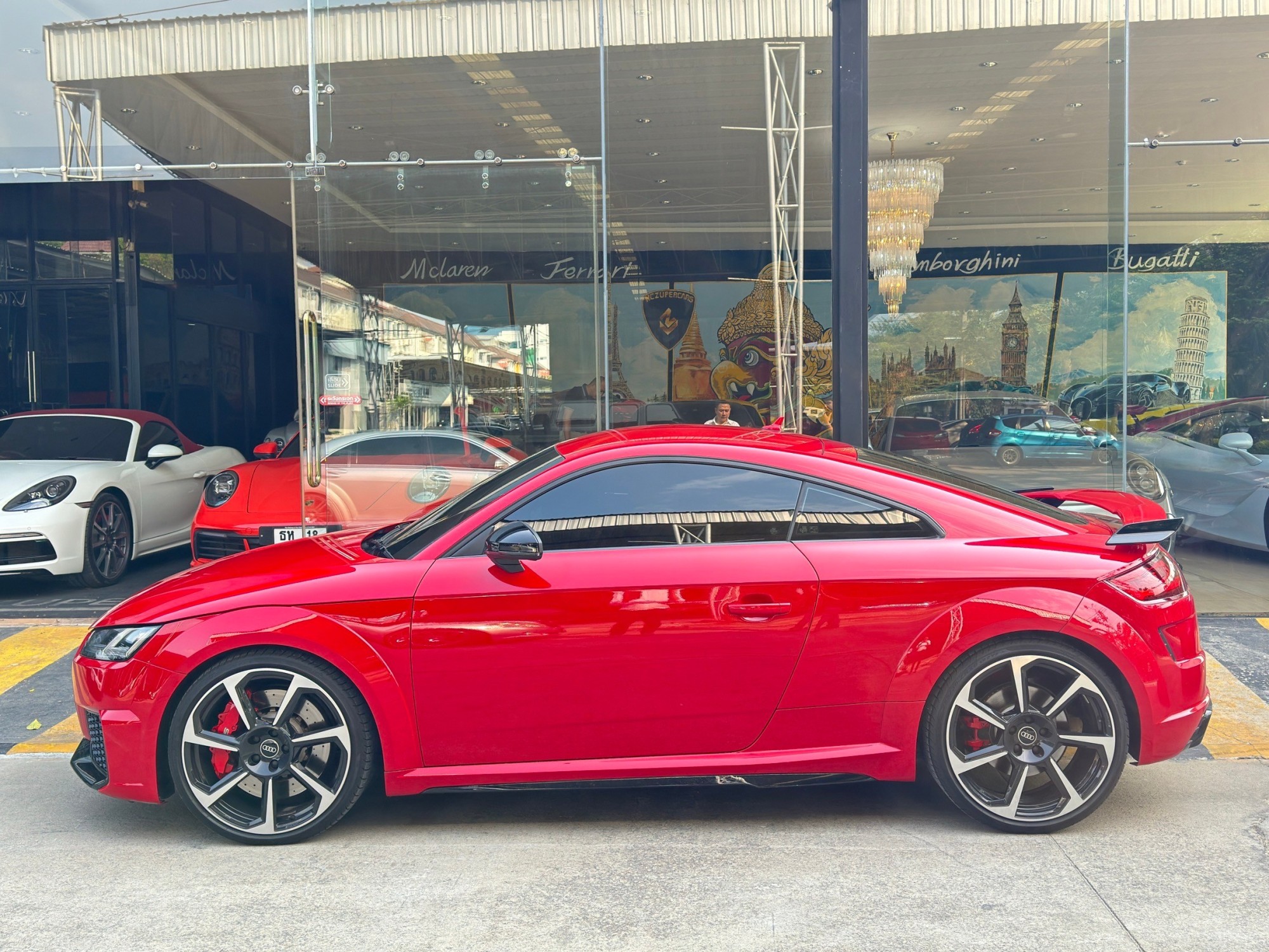 2022 Audi TT RS Coupe สีแดง