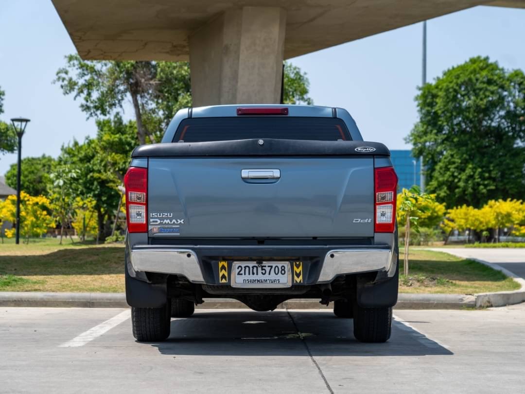 2013 Isuzu D-Max Cab4 สีเทา