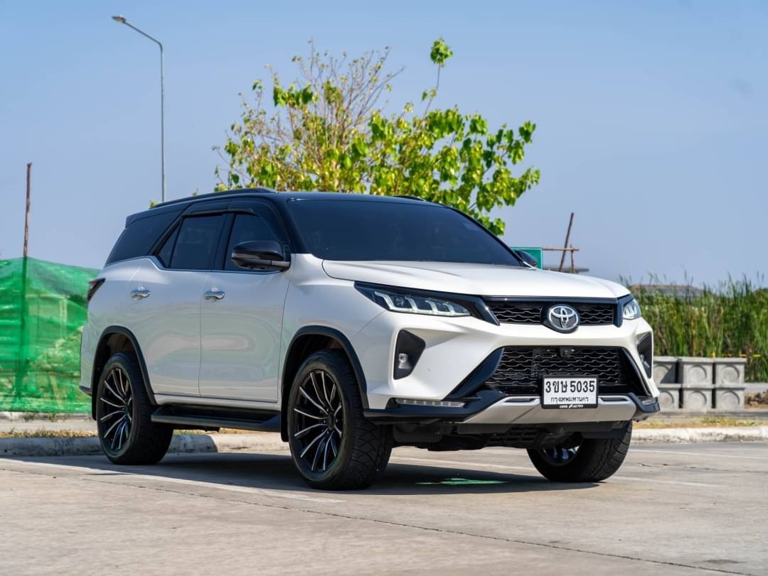 2023 Toyota Fortuner สีขาว