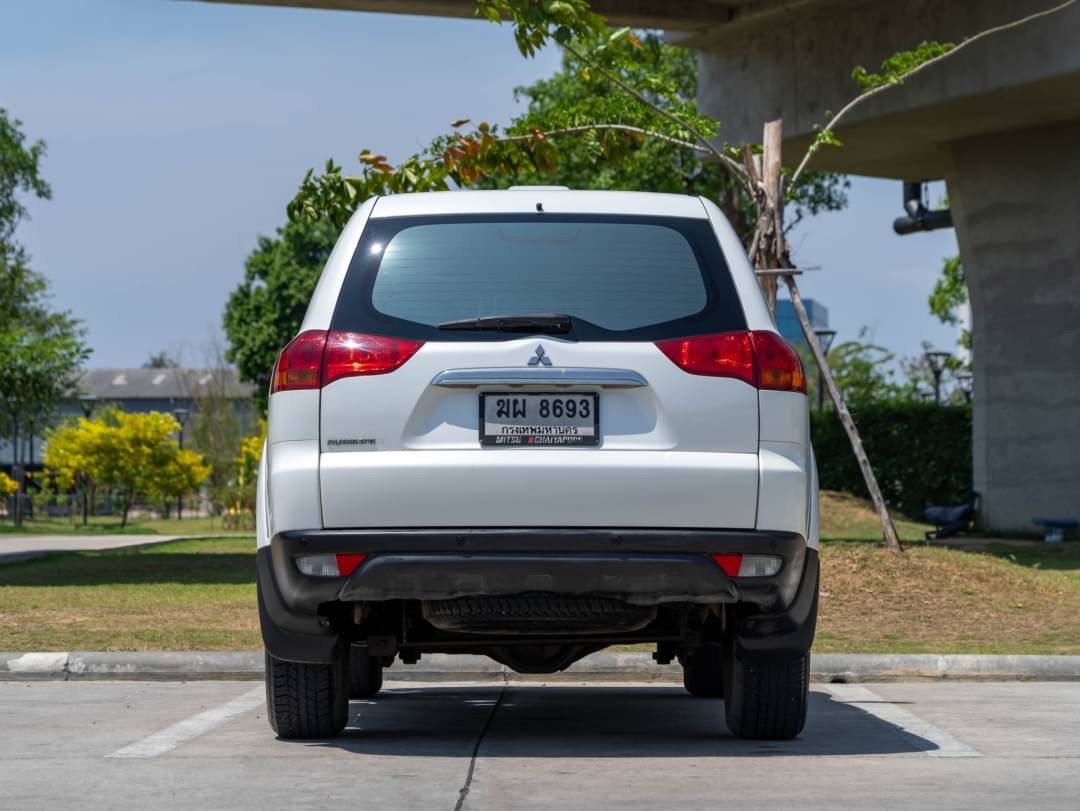 2012 Mitsubishi Pajero Sport สีขาว