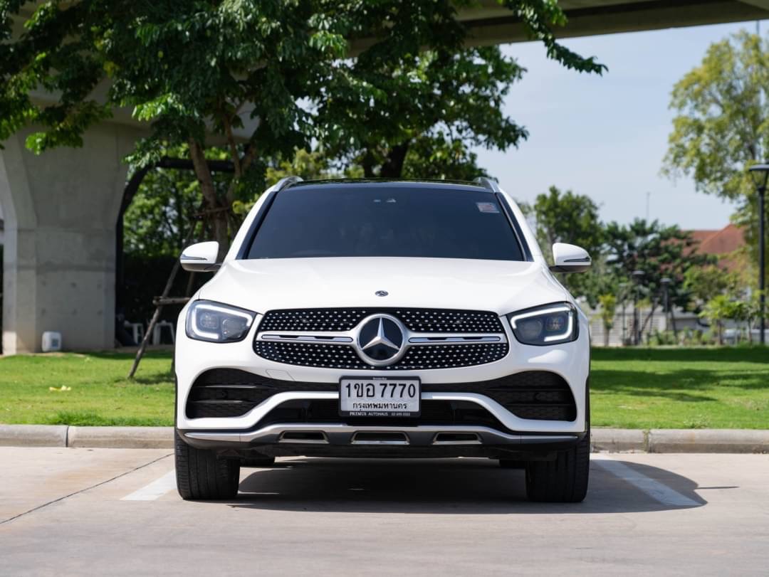 2020 Mercedes-Benz GLC-Class GLC Coupe GLC 300 e 4MATIC Coupe AMG สีขาว