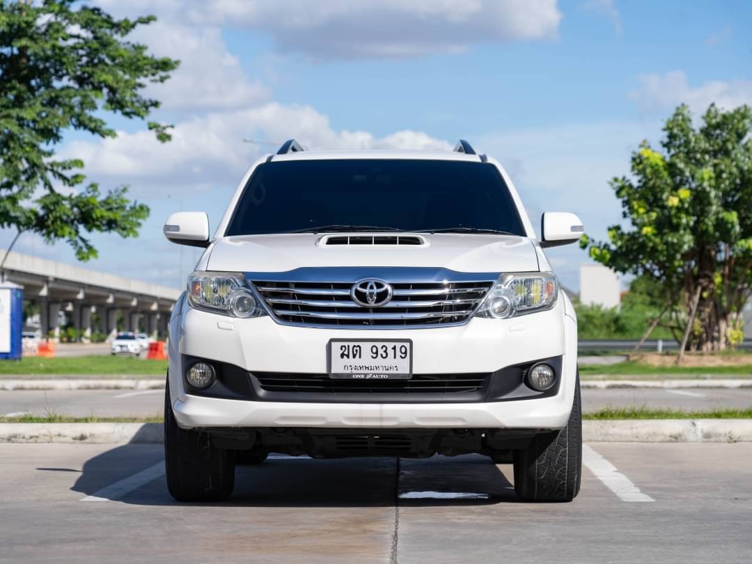 2012 Toyota Fortuner ไมเนอร์เชนจ์ 1 สีขาว