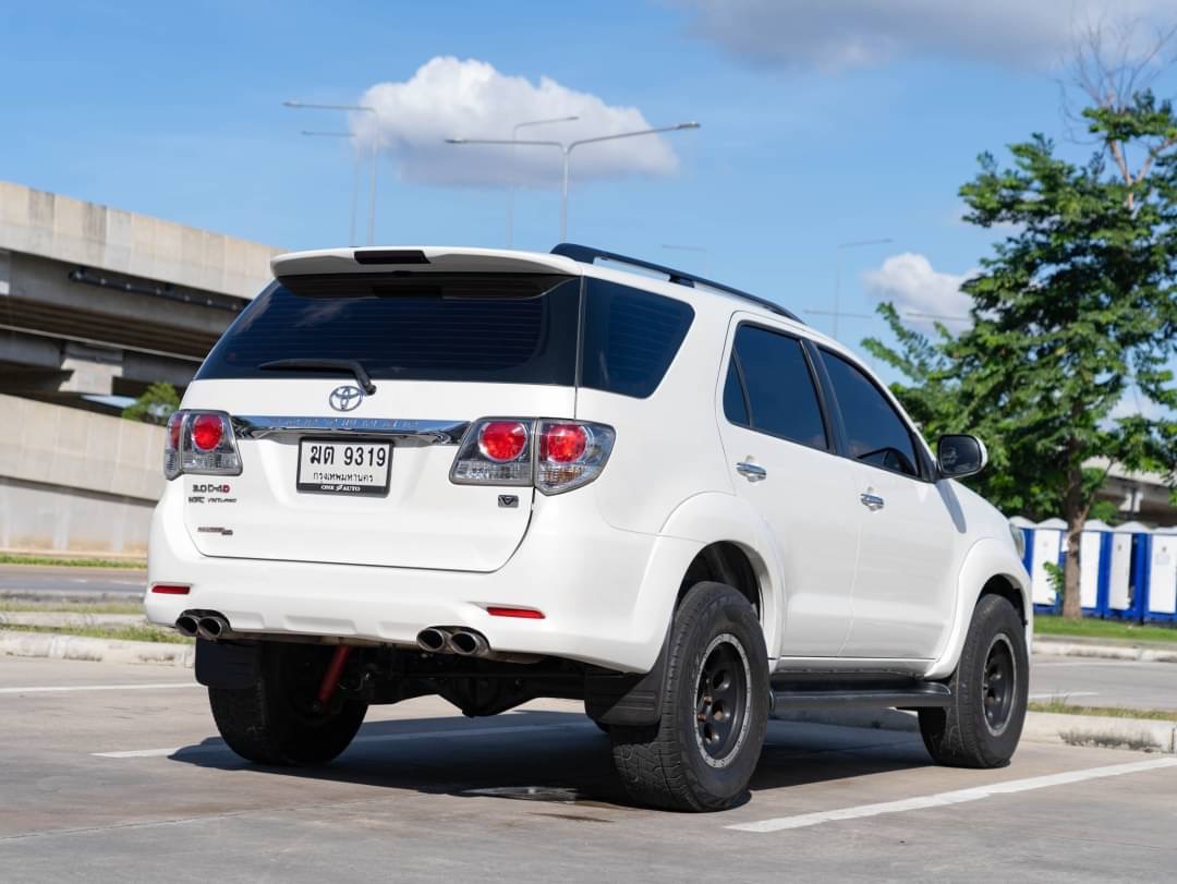 2012 Toyota Fortuner ไมเนอร์เชนจ์ 1 สีขาว