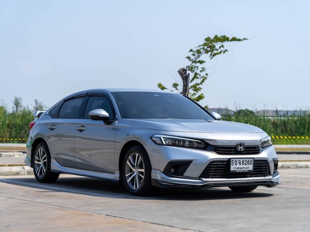 2022 Honda Civic สีเงิน