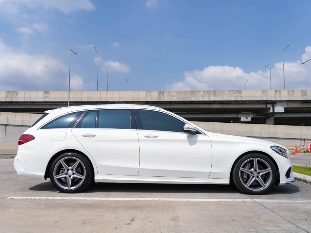 2015 Mercedes-Benz C-Class W205 C300 สีขาว