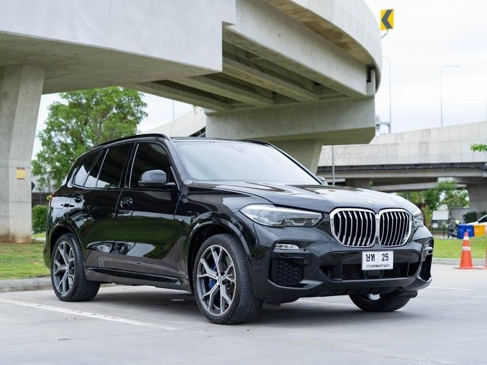 2022 BMW X5 G05 สีดำ