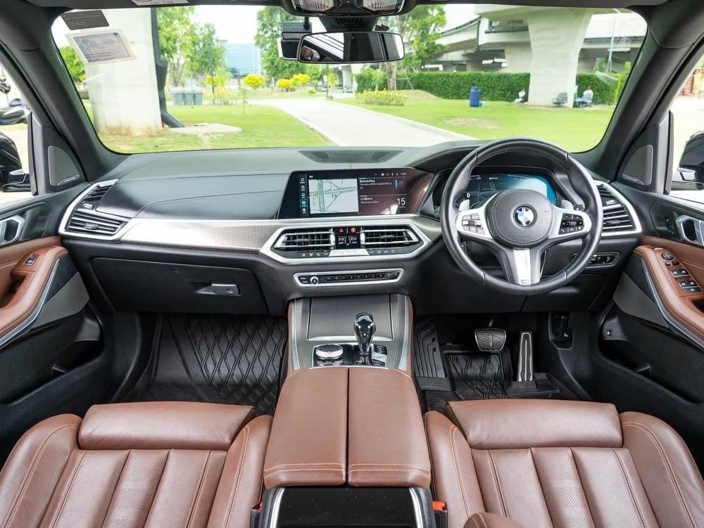 2022 BMW X5 G05 สีดำ