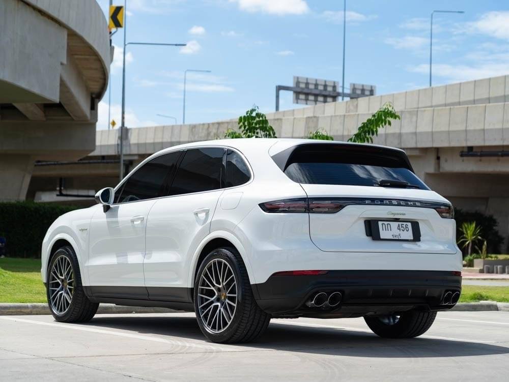 2021 Porsche Cayenne E-Hybrid สีขาว