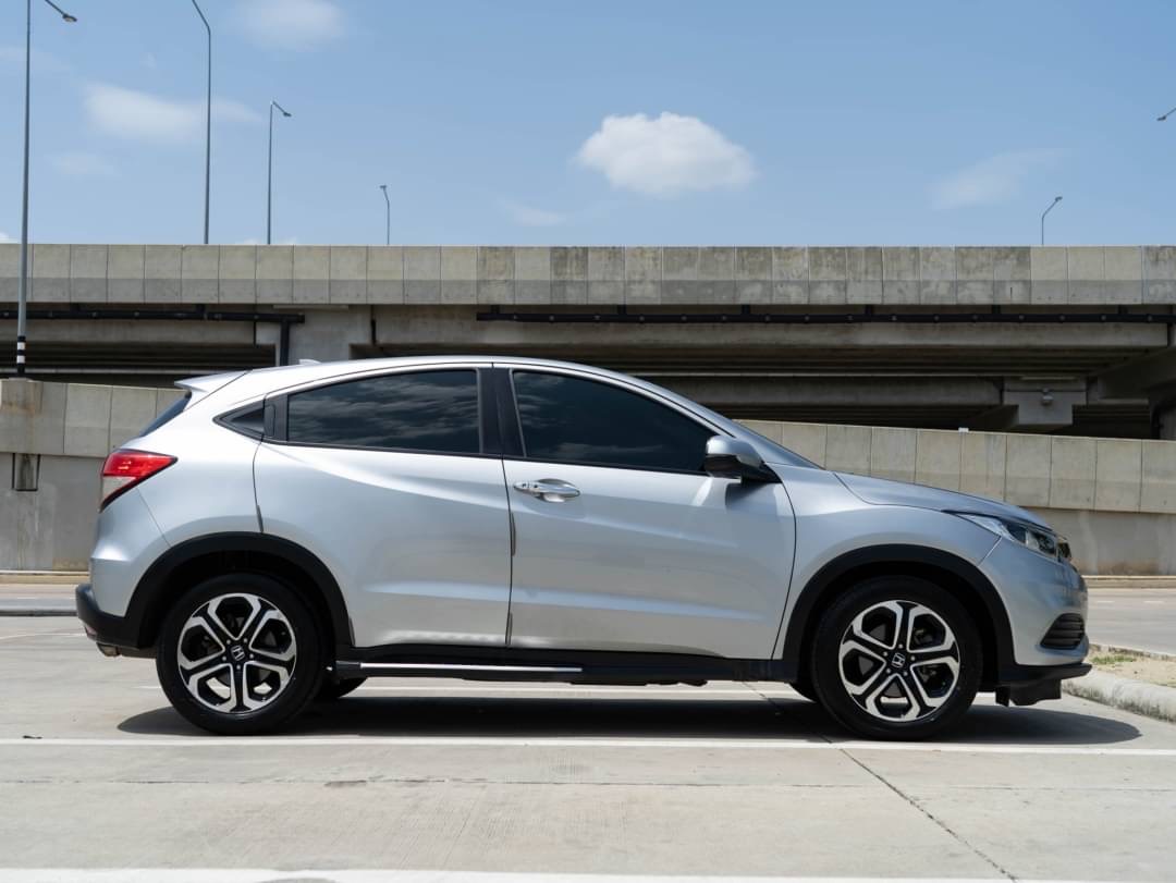 2018 Honda HR-V สีเทา