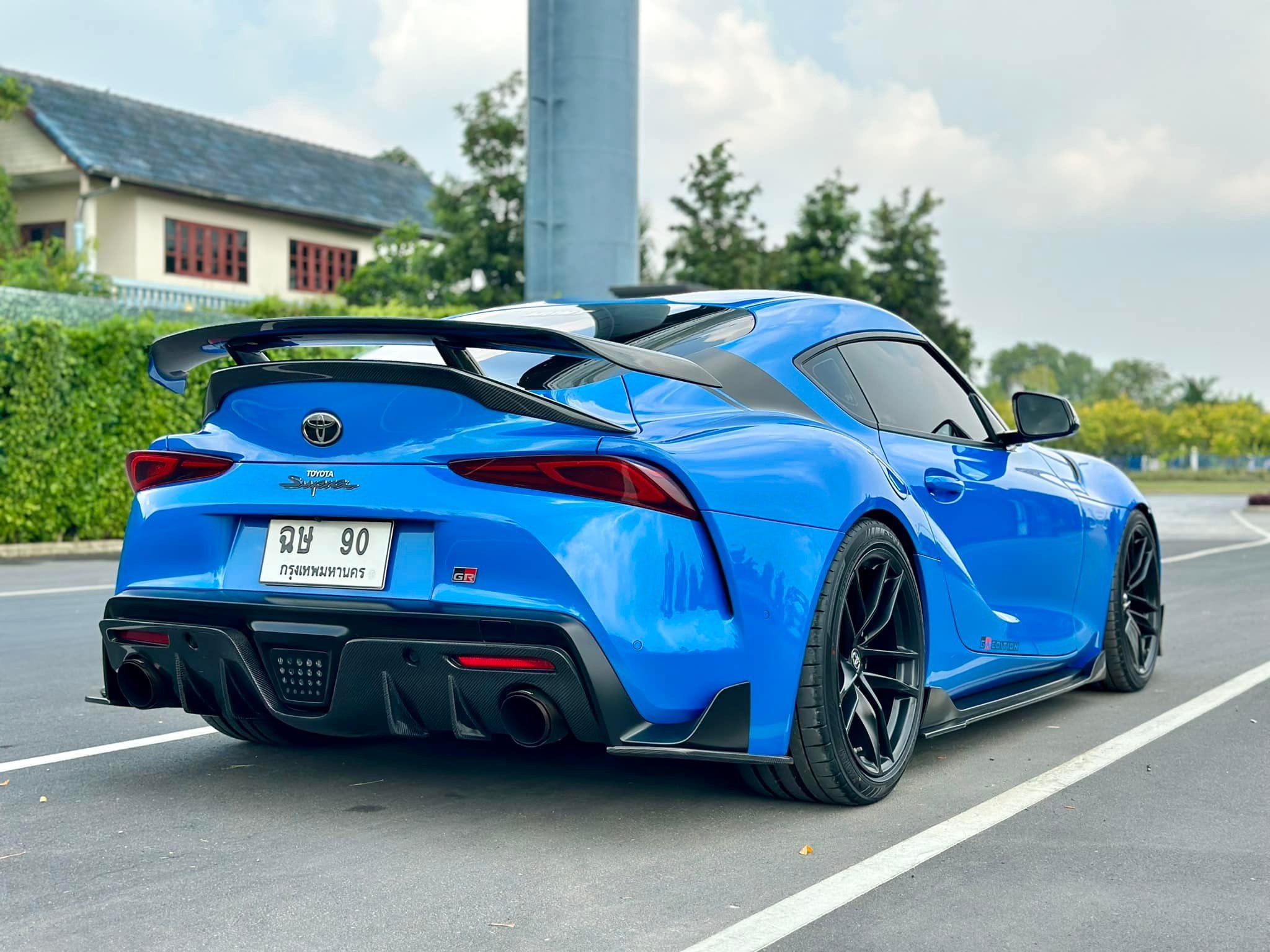 2021 Toyota Supra สีฟ้า