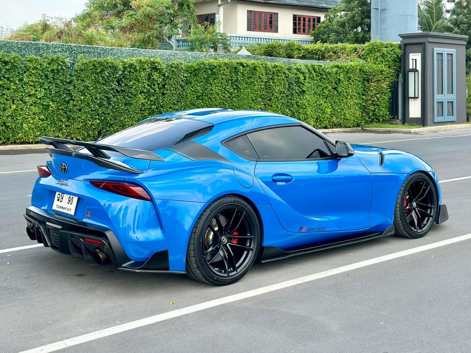 2021 Toyota Supra สีฟ้า