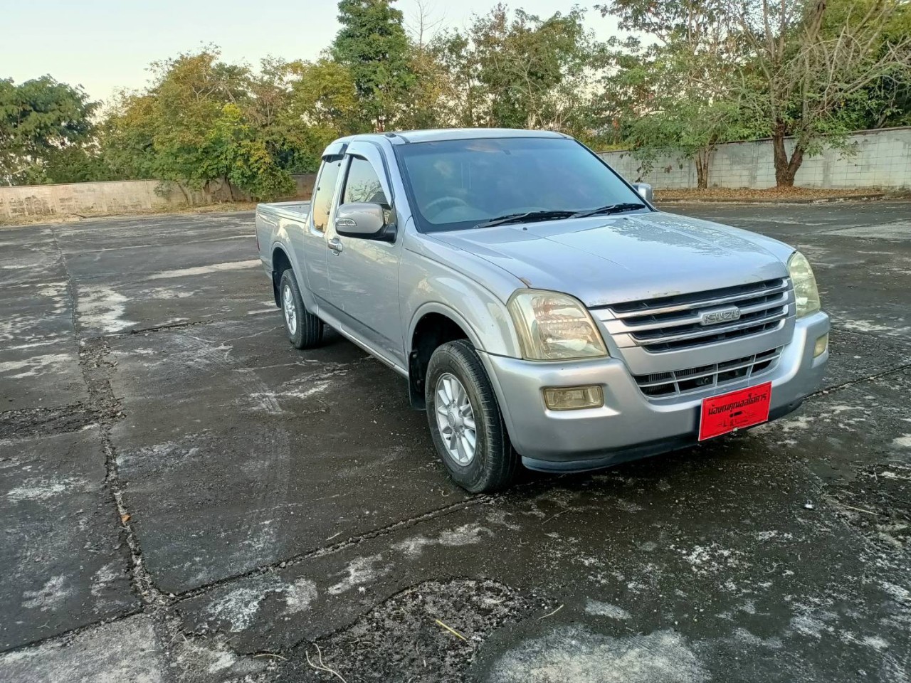 1996 Isuzu TFR มังกรทอง สีเงิน