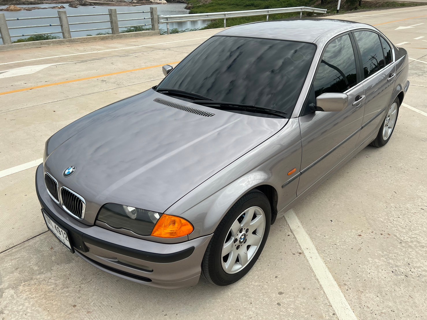 2001 BMW 332i E46 สีน้ำตาล