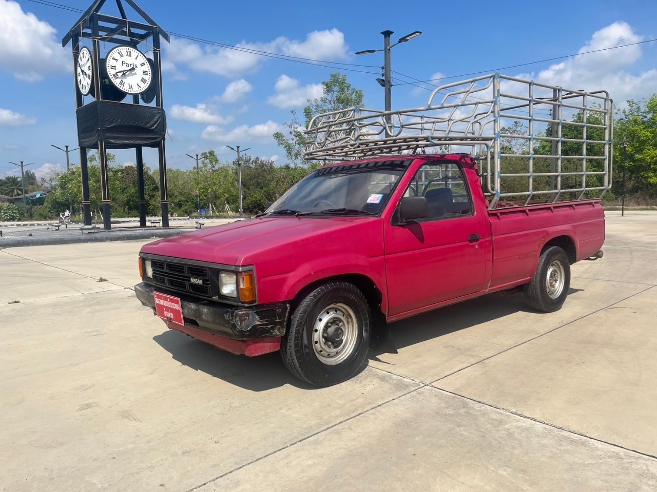 1987 Nissan Big M สีแดง