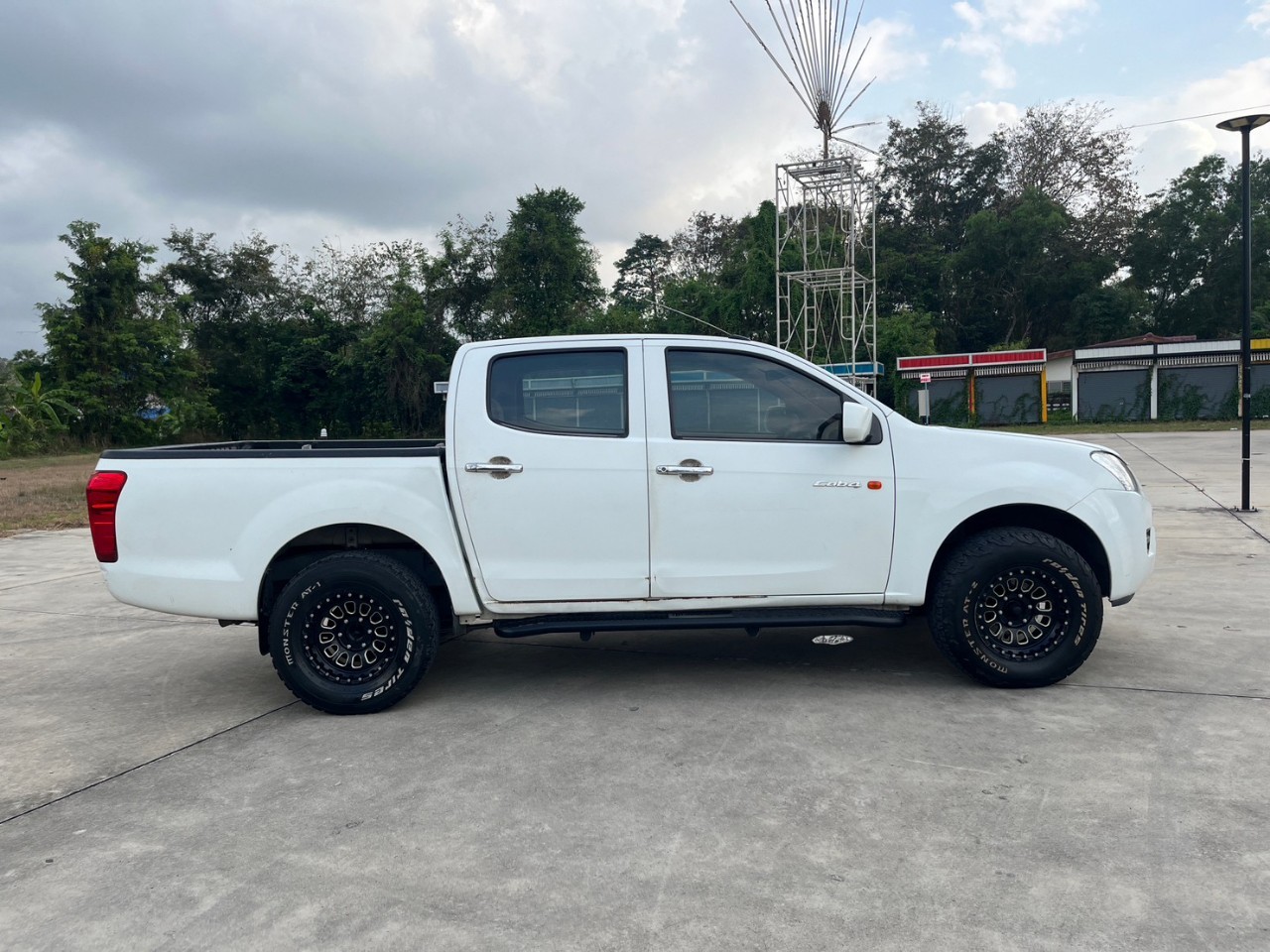 2014 Isuzu D-Max CAB4 สีขาว