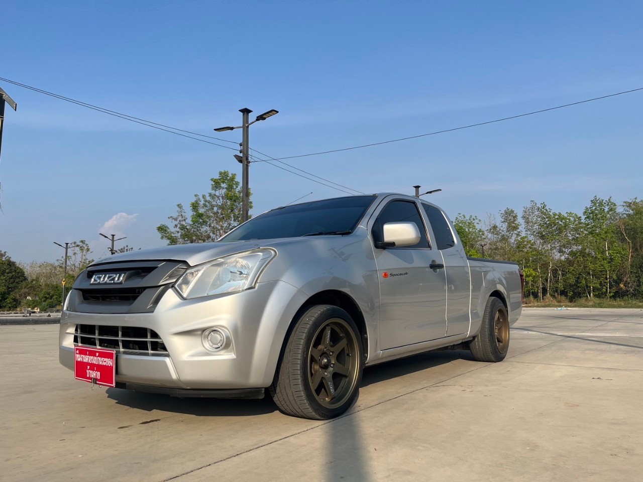 2016 Isuzu D-Max Space Cab สีเงิน