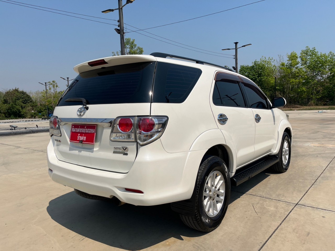 2012 Toyota Fortuner สีขาว