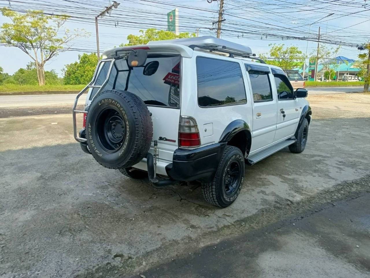 2001 Isuzu Grand Adventure 3.0 4WD สีขาว