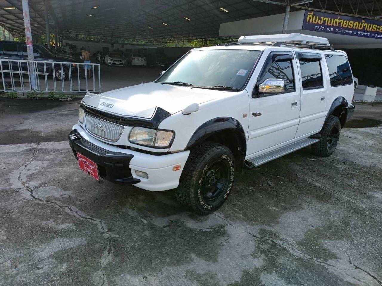 2001 Isuzu Grand Adventure 3.0 4WD สีขาว