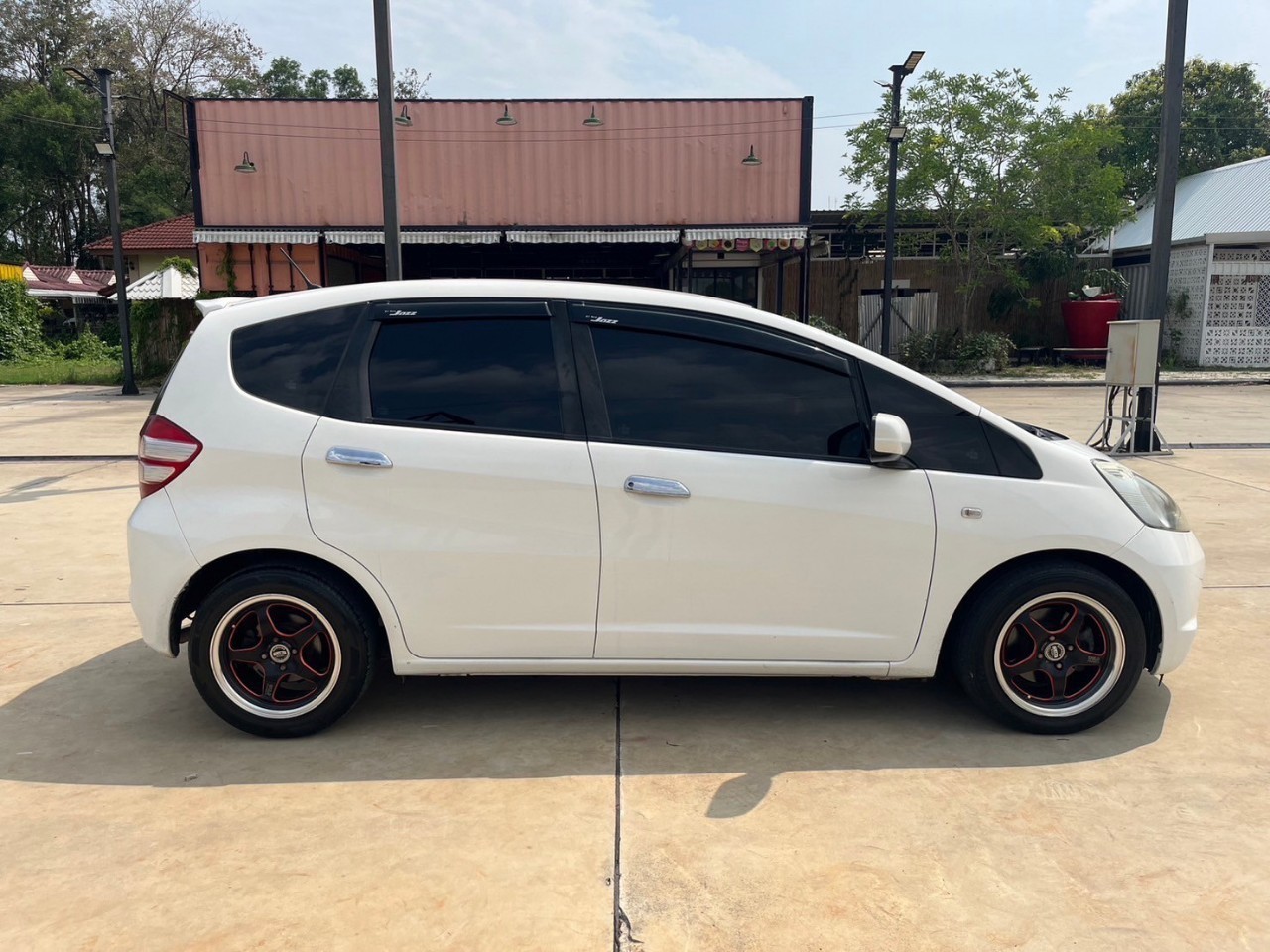 2008 Honda Jazz GE สีขาว