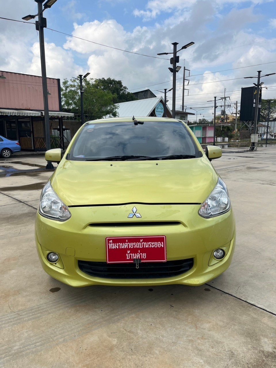 2012 Mitsubishi Mirage สีเขียว