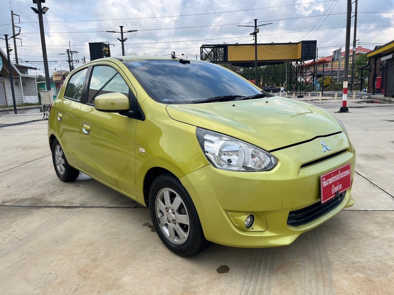 2012 Mitsubishi Mirage สีเขียว