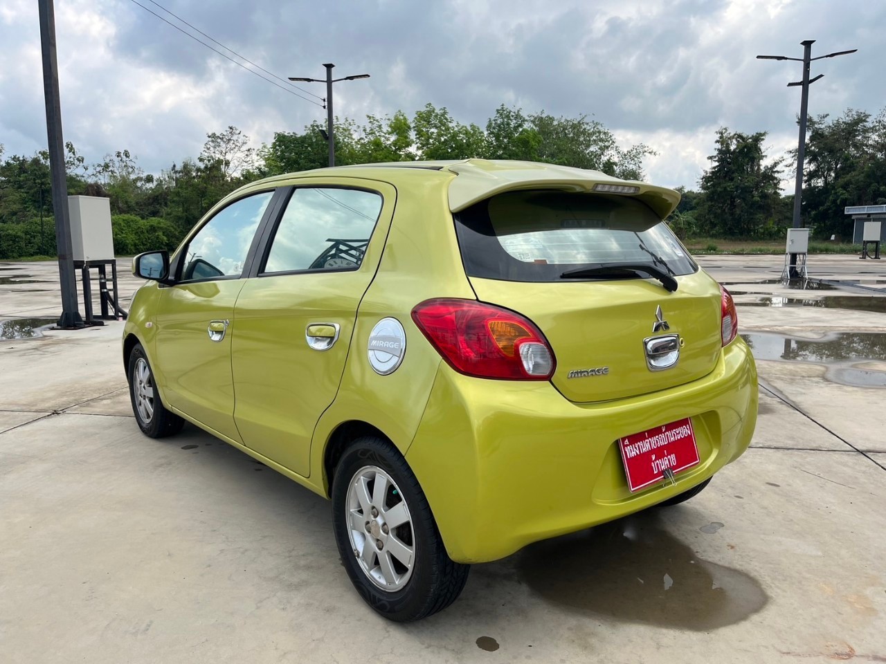 2012 Mitsubishi Mirage สีเขียว